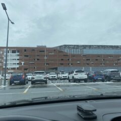 버스 정류장 주변 운전